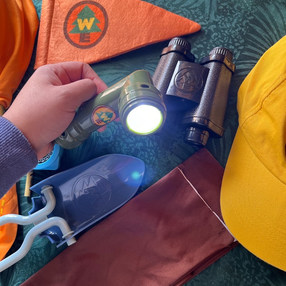Up Russell Accessory Kit - Picture 7 of 7
